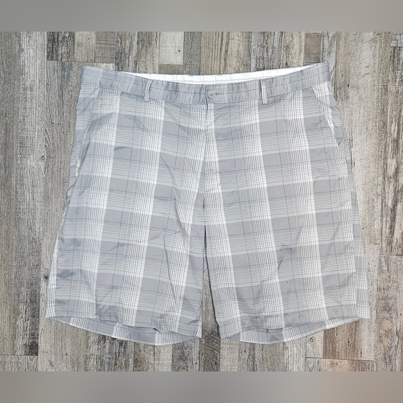 💙Greg Norman for Tasso Elba Grey Shorts Striped Size 42 🩵 - Picture 1 of 5